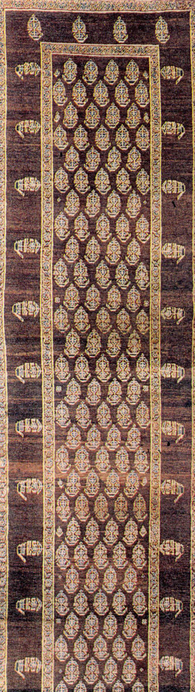 波斯地毯，传统的波斯花卉的特点转化成几何形图案并将其颜色传播至广阔领域